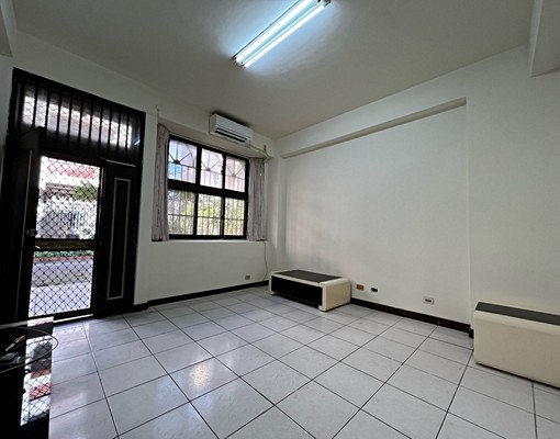 屋主自租👍可租補✅西屯路旁/近中科/東海夜市❤️專屬平 - Image 1