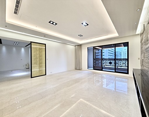 愛上泥愛上窩✨超大坪數專屬更衣室✨傢俱可談雙平車位 - Image 1