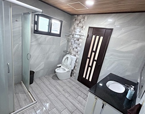 近夜市大套房大陽台週日休息 - Image 3