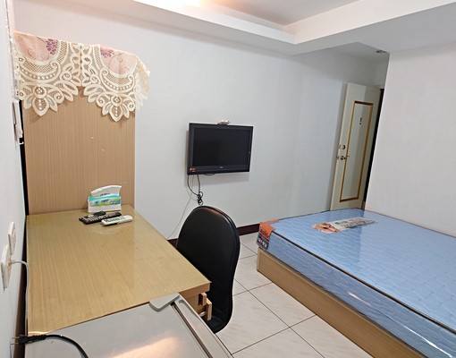 大慶近愛買認證優質套房,陽台獨洗曬⚠️限中山醫女生,禁菸禁寵 - Image 2