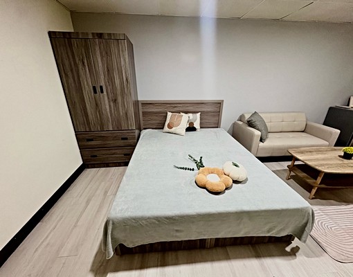 Sogo商圈電梯大套房/可租補/獨立陽台/可寵物/含網路 - Image 2