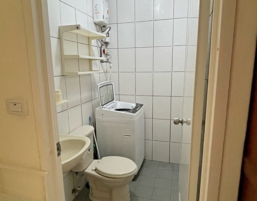 含水網第四台，生活機能強，可租補！獨立洗衣機+私人陽台！ - Image 3