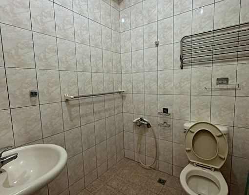 博愛街大面寬1～4樓大住店/可租補 - Image 15