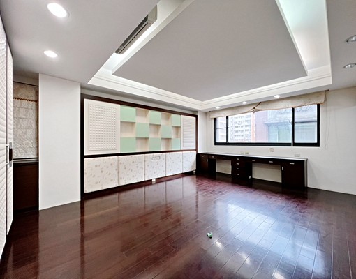 文心森林公園旁✨奢華超大雙併電梯別墅✨附三溫暖傭人房✨4平車 - Image 11