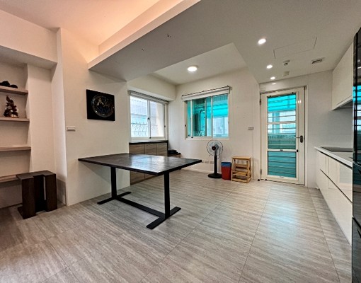 巨城百萬裝潢稀有大空間2房 - Image 6