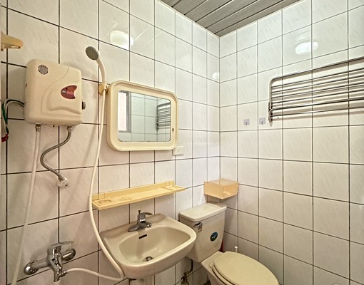 逢甲路公園旁電梯套房共洗獨曬含水網路電5元室內機車位多間可選 - Image 15