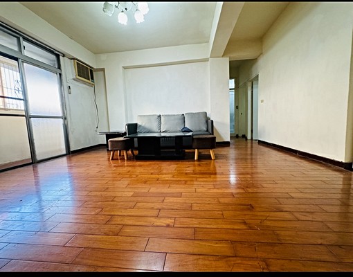 雙十國中旁邊鄰近一中街整層公寓三房兩廳前後陽台 - Image 1