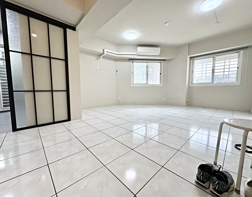 可租補✨台水電兩房✨全新裝潢免整理✨大坪數✨家具可補✨超扯價 - Image 1