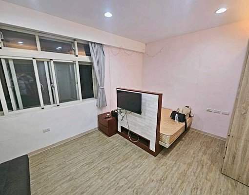 中原😬獨立洗衣機對外窗採光通風~生活機能佳小吃林立 - Image 2