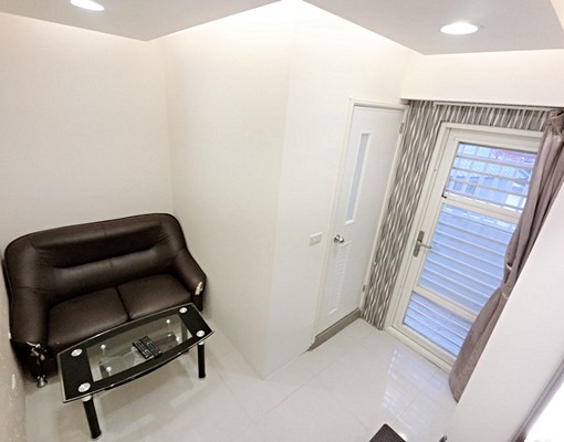 可租補🌟一房一廳🌟衛浴開窗🌟大陽台🌟 - Image 2