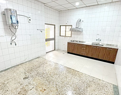 近大港國小-巷內透天❤全新整理-明亮空屋大4房❤可租屋補助 - Image 3