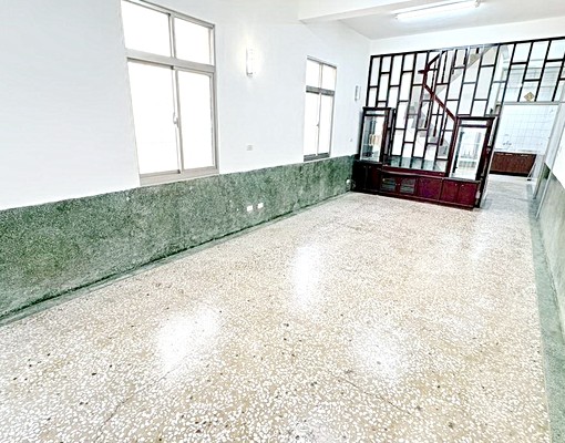 近大港國小-巷內透天❤全新整理-明亮空屋大4房❤可租屋補助 - Image 2