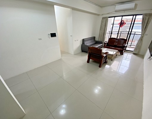 東區湖濱3房全配,可租補可入籍,近台中火車站、一中圈、台74 - Image 2