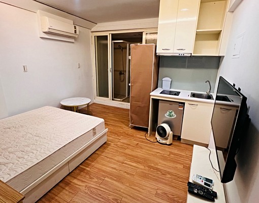 新裝潢時尚精美套房地段好生活超佳有陽台 - Image 3