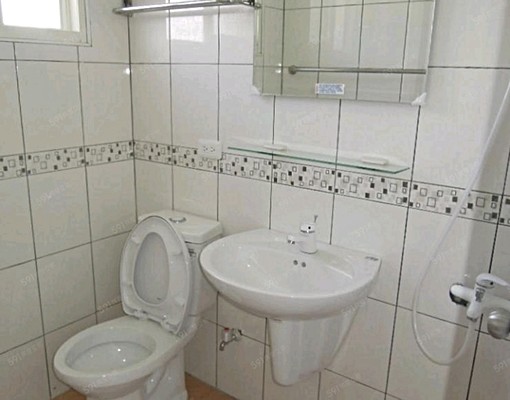 鳳山車站鳳山捷運站,出站就到家,整條都是美食街.陽台套房四樓 - Image 5