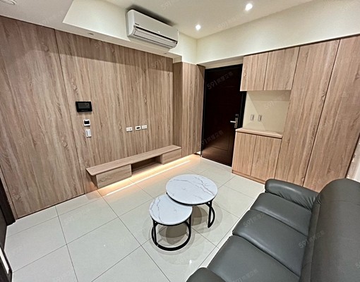 逢甲大學麥當勞/全新社區精美裝潢系統櫃小豪宅二房平車/可租補 - Image 1