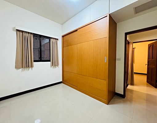 七張雍華庭露臺大四房,升降平面車位 - Image 5