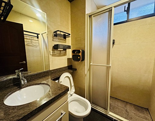 七張雍華庭露臺大四房,升降平面車位 - Image 7