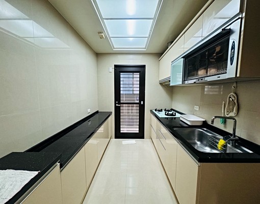 七張雍華庭露臺大四房,升降平面車位 - Image 9