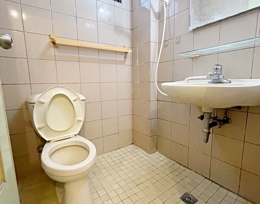 絕版電4🔥可租補租金剩下2000🍎只爬二樓🌈小資首選 - Image 4