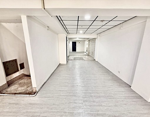 超大3層店面😍汽車可以停騎樓下地點佳交通便利適合辦公室診 - Image 2