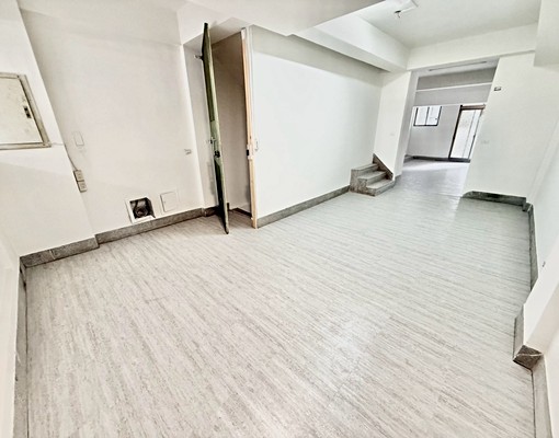 超大3層店面😍汽車可以停騎樓下地點佳交通便利適合辦公室診 - Image 10