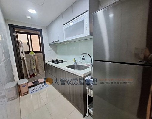 租全新屋況.附高級家電具.車位可停休旅車 - Image 4