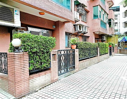 光華學區西盛生活圈社區一樓前後陽台三房雙衛社會住宅 - Image 1