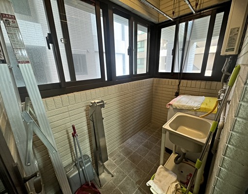 租全新屋況.附高級家電具.車位可停休旅車 - Image 8