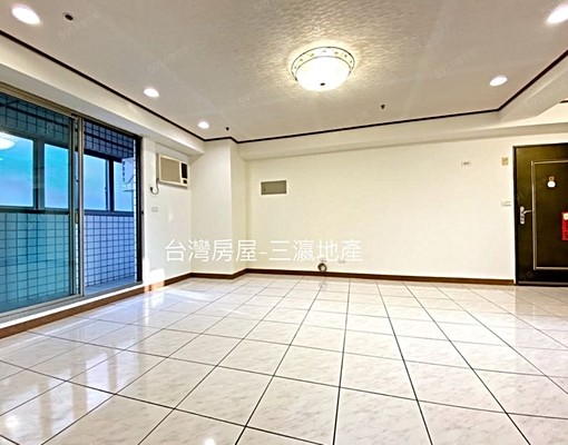 勝利商圈,萬坪公園,運動游泳池中心下樓就到25000元含車管 - Image 5