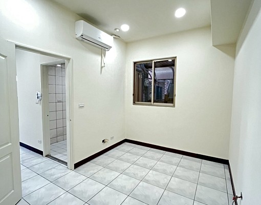 小薇租屋🍒全新裝修電梯空屋兩房🍒可租補/自住/辦公營登 - Image 8