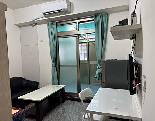 稀有一房一廳(無須仲介費)、臨中華大學前，全新家俱 - Image 1