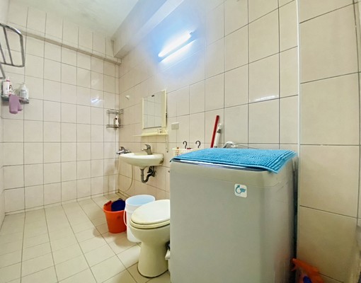 ✨sogo勤美商圈✨可租補✨有陽台✨可租補✨超便宜雅房 - Image 4