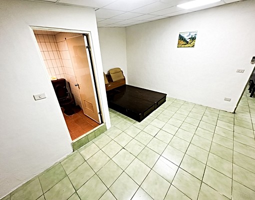 免佣）捷運中和1分【優質1房1廳】採光優★新裝修★大露臺 - Image 2