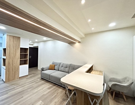 近全新亞灣捷運宅百萬裝潢*三房平車 - Image 2