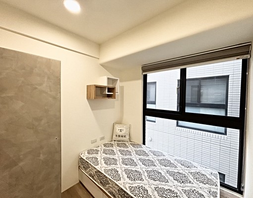 近全新亞灣捷運宅百萬裝潢*三房平車 - Image 14