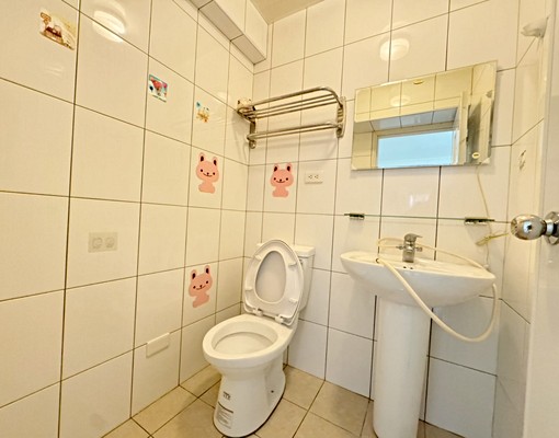 大業路二段🔥分租獨立套房🌟全新傢俱、附電視、冰箱、冷氣 - Image 9