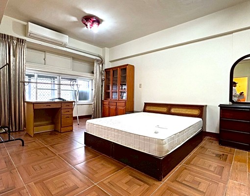 社宅🏠中山二新崛江商圈電梯陽台獨洗採光套房近捷運📞愛窩 - Image 4