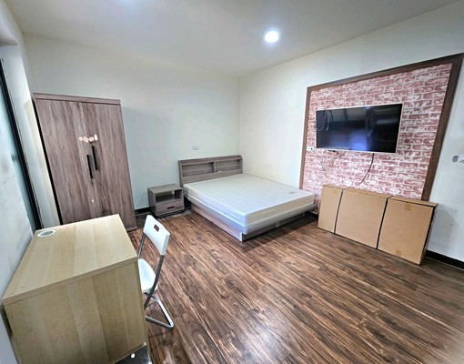 台灣大道獨洗獨晒套房走可到市政府捷運站/新光/大遠百 - Image 1