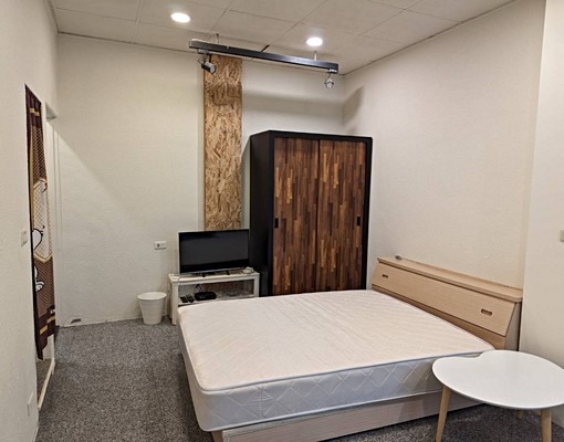 看過來~市區大遠百獨立套房出租~可租補 - Image 1