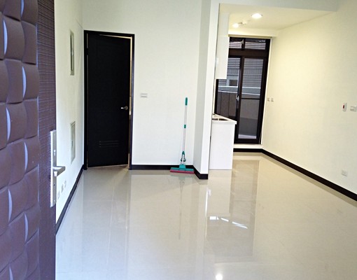 再興旁1房車位 - Image 9