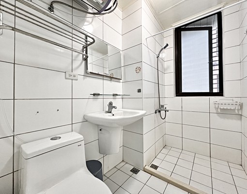 爬一下超美💖小資首選可租補大面窗採光衛浴窗💖大空間 - Image 10