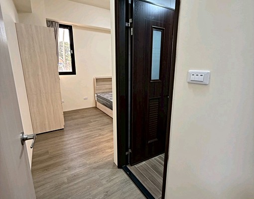 一卡皮箱入住、近火車站、近竹南市區、雙車位、有電梯、可開伙 - Image 8