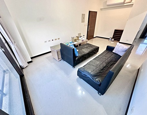 ✨約38坪大三房重新粉刷一層三戶✨簡單家具可談 - Image 3