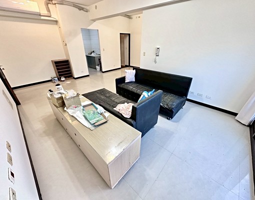 ✨約38坪大三房重新粉刷一層三戶✨簡單家具可談 - Image 5