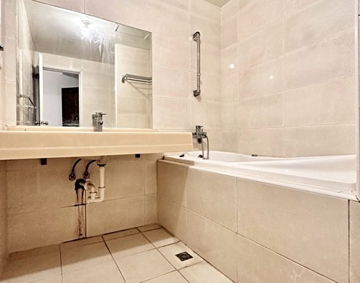 ✨約38坪大三房重新粉刷一層三戶✨簡單家具可談 - Image 14