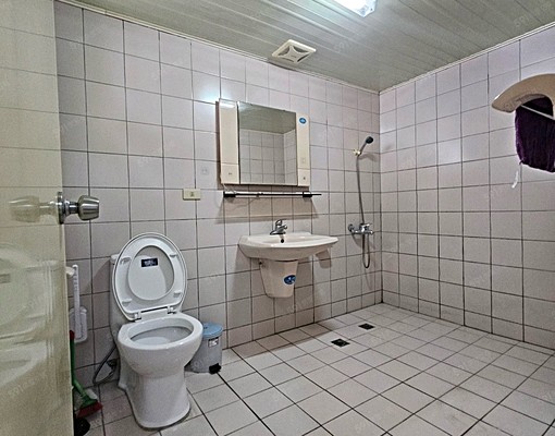 大雅神林南路面寬6米透天出租充電樁車庫 - Image 10