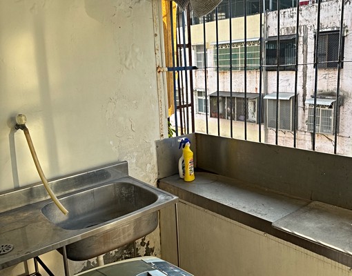 四樓陽台套房,RO飲水機,專用洗衣機 - Image 3
