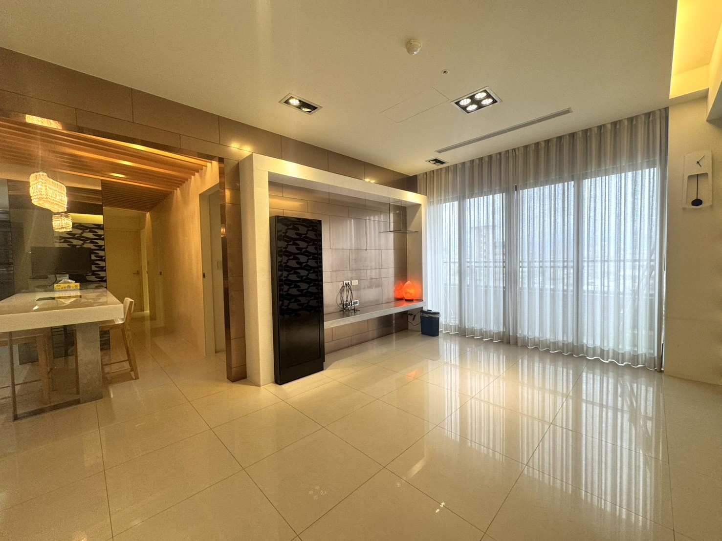  潤泰營創新 潤泰知名建案~三房車~ 中信賴輝榮