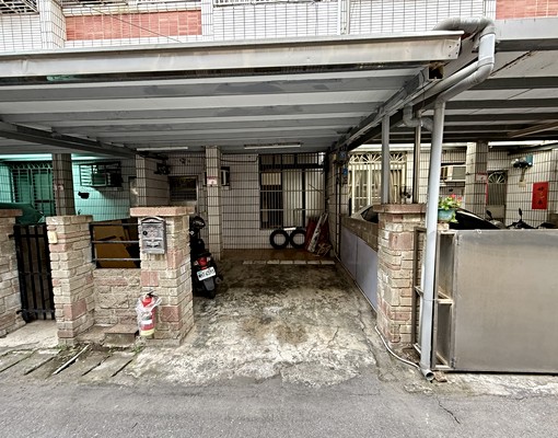 中原大學漂亮透天1~4樓.空屋附冷氣.有車位 - Image 2